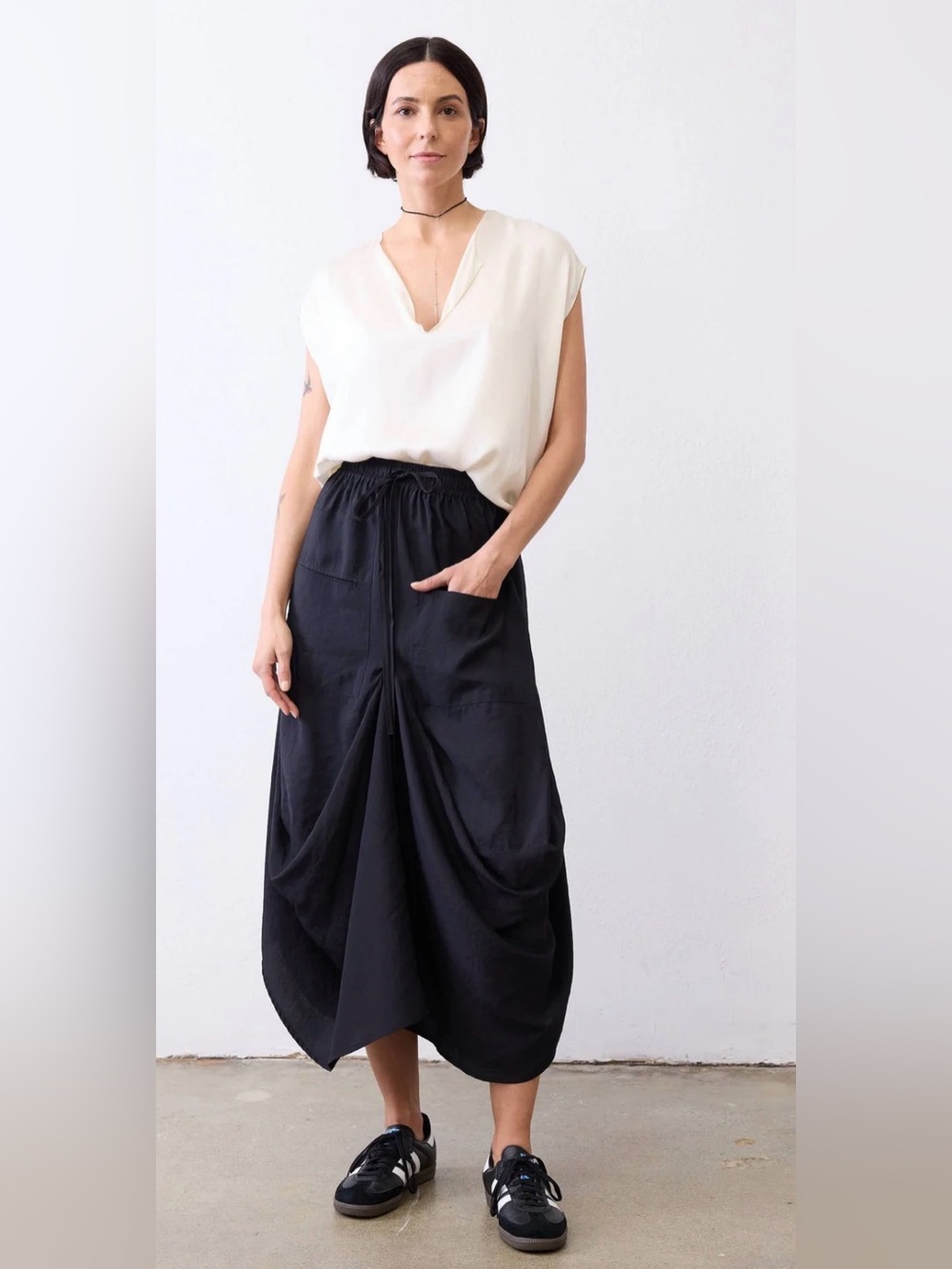 Ruti The Light Poplin Go-To Skirt Black Drapey Elastic Waist Pockets Size Large - Picture 1 of 11